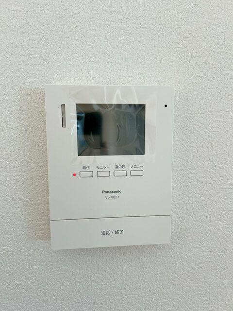 八代市郡築一番町の中古一戸建のセキュリティ|インターホンはカラーモニター付に交換予定です。来客の際は相手の顔を見て対応できます。