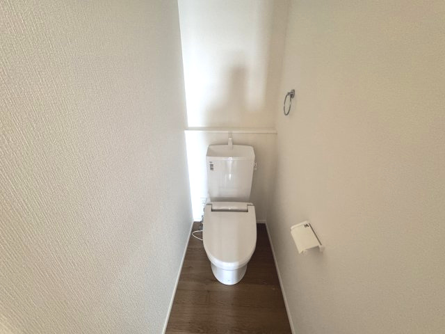 熊本市南区近見７丁目の新築一戸建のトイレ|2F