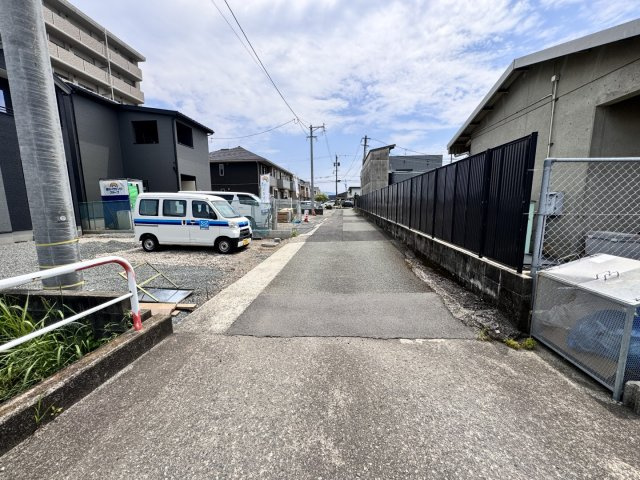 熊本市南区近見７丁目の新築一戸建の前面道路含む現地写真|南側道路