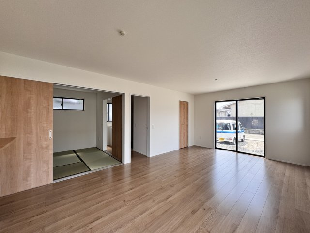 熊本市南区近見７丁目の新築一戸建の居間・リビング