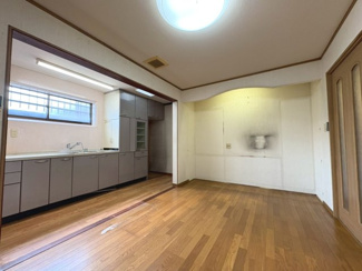 【居間・リビング】 | 山科区西野山中臣町