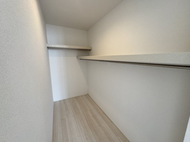 宜野湾市野嵩2期（全2棟）2号棟の収納|2号棟　洋室7.25帖＋WIC付き♪