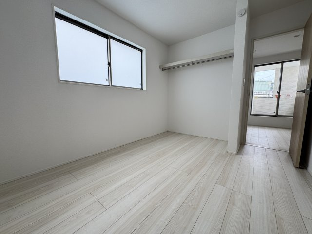 宜野湾市野嵩2期（全2棟）2号棟の洋室|2号棟　洋室5.25帖＋CL付き♪