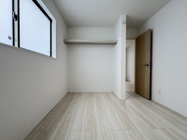 宜野湾市野嵩2期（全2棟）2号棟の洋室|2号棟　洋室5.25帖＋CL付き♪