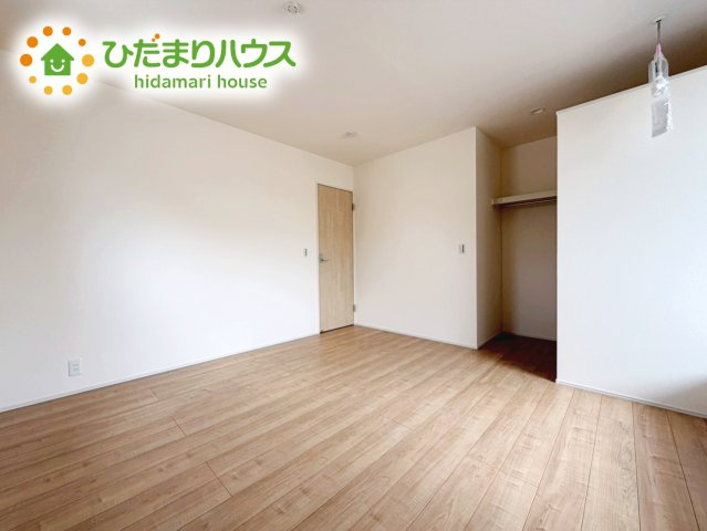 いわき市中岡町1丁目1期　新築戸建　2号棟の寝室|大きなベッドを置いても余裕の広さの主寝室♪♪