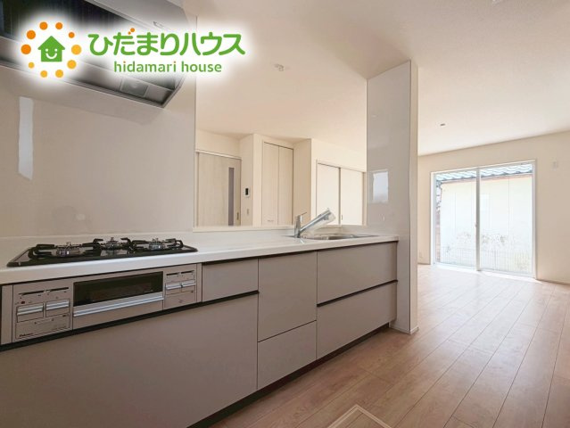 いわき市中岡町1丁目1期　新築戸建　1号棟のキッチン|料理をしながらでも、ご家族との会話を楽しめる対面式キッチン♪