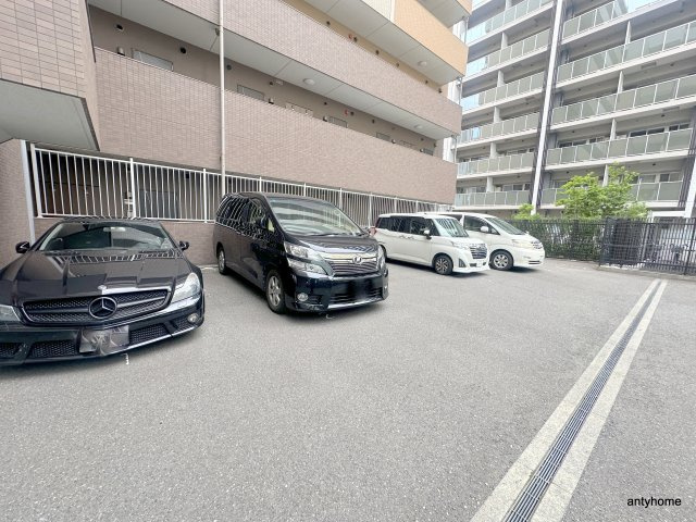 KDXレジデンス難波　仲介手数料無料の駐車場