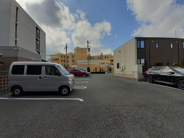 エレヴァート城南の駐車場