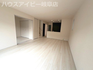 【居間・リビング】 | 岐阜市河渡新築建売全5棟！長期優良住宅！耐震等級3・住宅性能評価書取得した安心安全なお家です♪ | 岐阜市河渡新築建売全5棟！長期優良住宅！耐震等級3・住宅性能評価書取得した安心安全なお家です♪