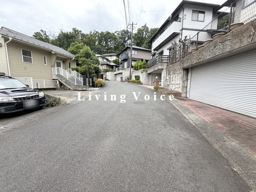 厚木市森の里2丁目　中古一戸建ての前面道路含む現地写真|厚木市森の里2丁目　中古一戸建て