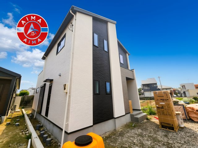 福岡市東区奈多3丁目第1-4棟（3号棟）の内観：施工例|明るく開放的なリビングダイニングは豊かな陽光が注ぎ込み、やすらぎの空間を演出してくれます。ご家族で楽しいひとときをお過ごし下さい。※家具はCGを合成したものです。