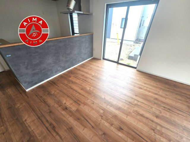 福岡市東区奈多3丁目第1-4棟（3号棟）の内観：施工例|キッチンから立ち込める香りが今日の料理を期待させます。