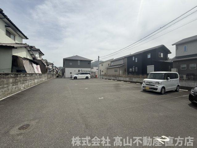 北九州市八幡西区楠橋南３丁目のアパートの駐車場