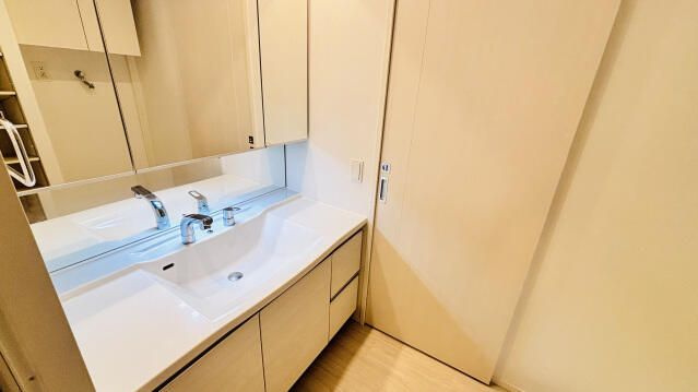 エイルマンション水道町Ⅱロゼアの洗面所