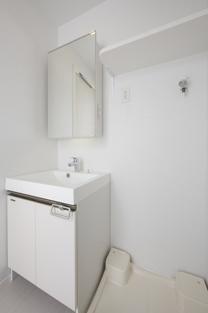 新品家具付きマンション住吉15(KaGood福岡)の独立洗面台