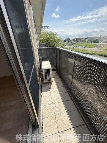 宮若市宮田のアパートのバルコニー