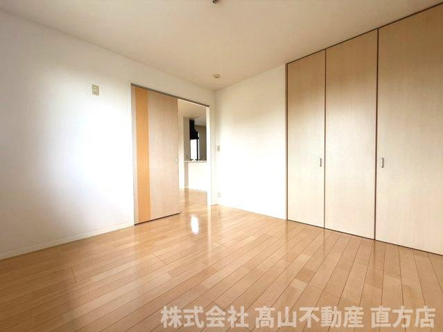 宮若市宮田のアパートの居間・リビング