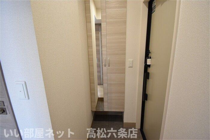 セジュール六条Ｃの玄関
