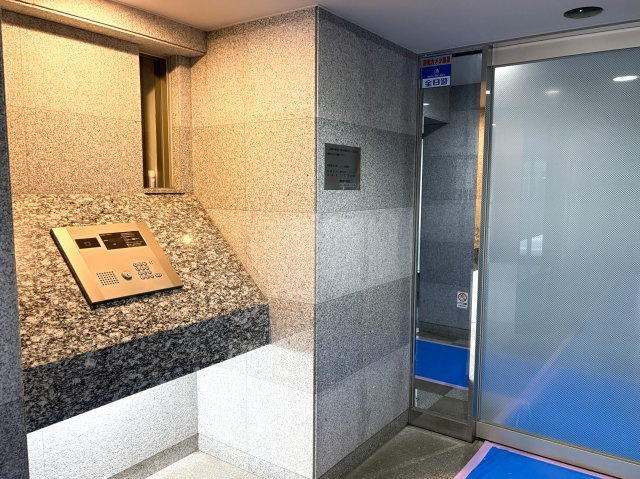 ロアール豪徳寺のエントランス|ロアール豪徳寺：オートロックも付いております！