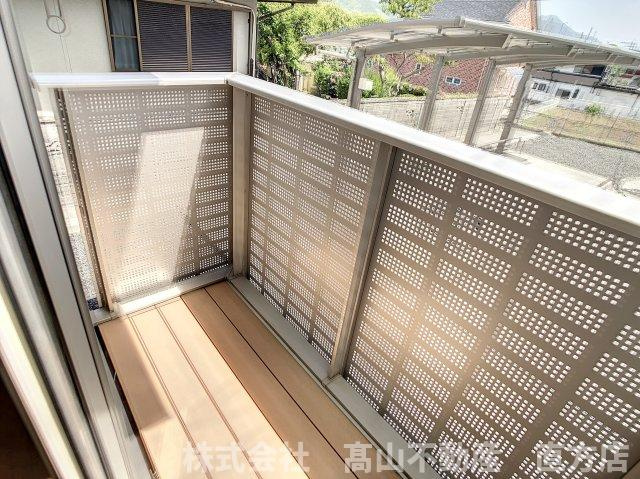 北九州市八幡西区楠橋東１丁目のアパートのバルコニー