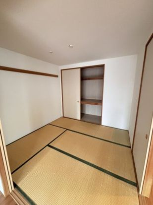 パークホームズ茨木西駅前町の和室