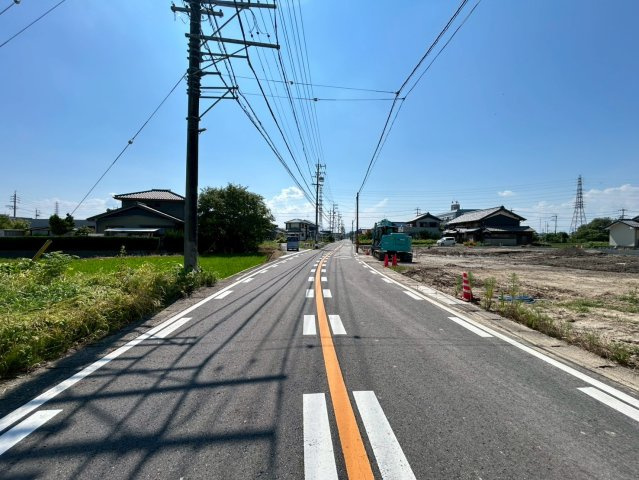 リナージュ　一宮市明地01期　全9区画分譲の前面道路含む現地写真|「現地（2026年6月16日）撮影」　
■前面道路　
■ヤマダ不動産　株式会社リライフ