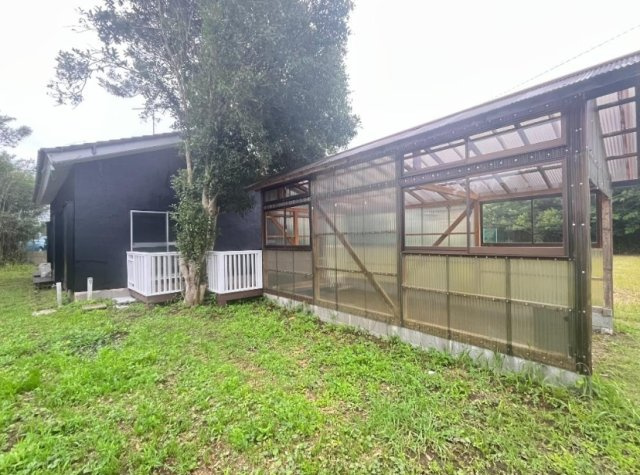 茂原市萱場　平屋中古戸建の庭|内外装リフォーム済み令和8年5月  2DK平屋　家庭菜園が可能です。4台可能 閑静な分譲地内