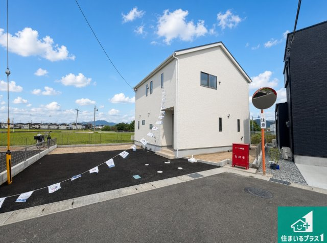 岩出市中島　第3期　新築一戸建ての外観|安心の10年保証！外観を美しく保ち、雨水で汚れを落とします！気になることがありましたら、お気軽にお問い合わせください！