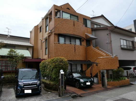 「2世帯住宅☆駐車3台可」高知市百石町１丁目　中古一戸建て