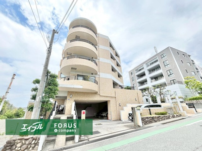 【外観】 | 新千里北町アーバンライフ | 物件を比較検討したいお客様には、「物件比較見学プラン」をご用意しております。こちらの物件だけでなく、お客様の希望に沿った物件を、いくつかまとめてご案内させて頂きます。