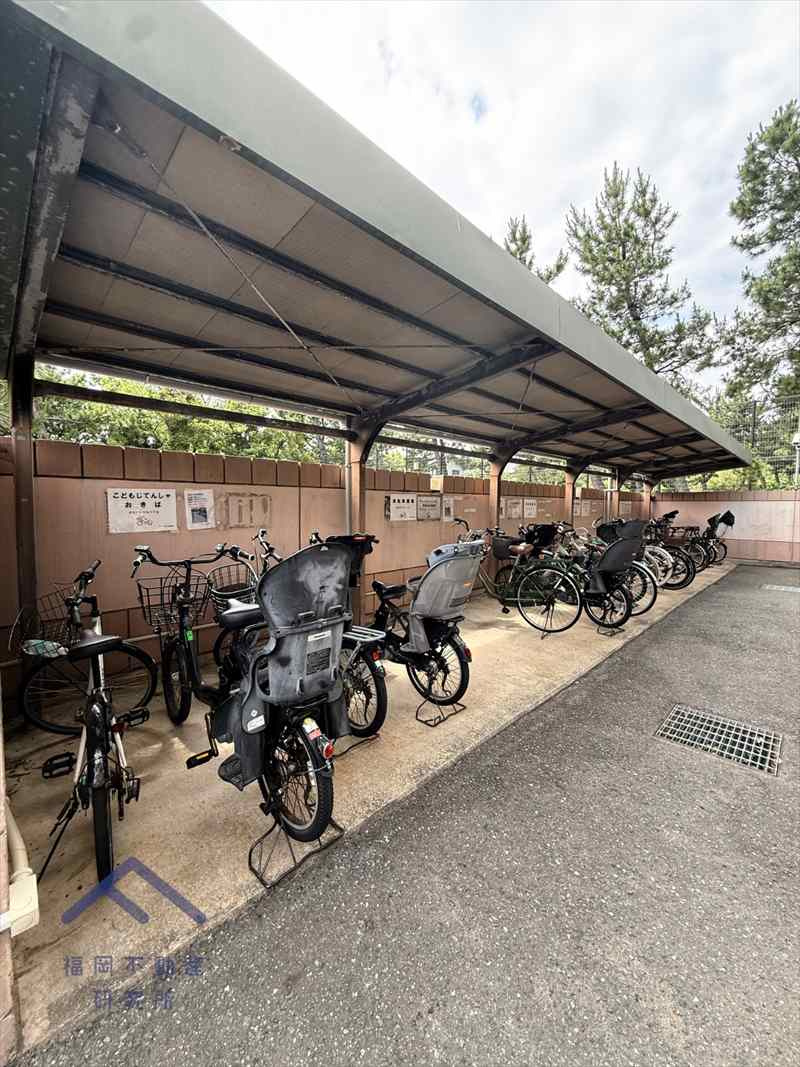 アトモスももちの駐車場