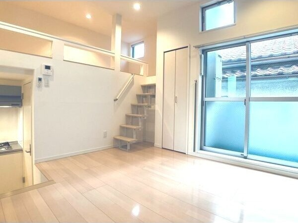 K&K Dream 今池の居間・リビング