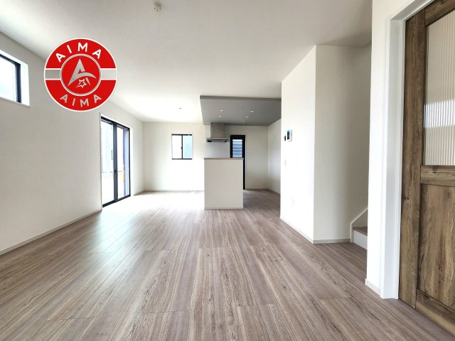 福岡市東区奈多3丁目第1-4棟（4号棟）の内観：施工例|ご家族を近くに感じられる対面キッチンのLDK。会話もはずみそうですね。