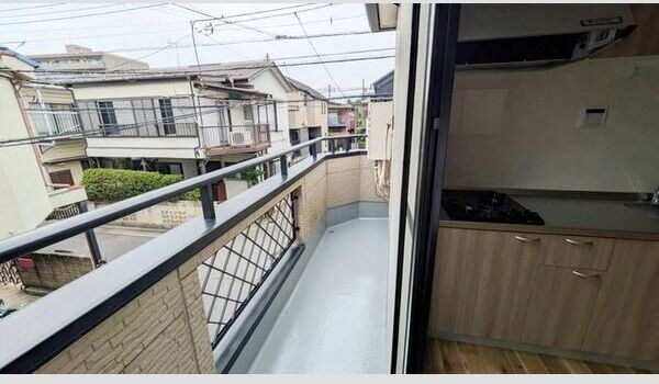 清水貸家のバルコニー