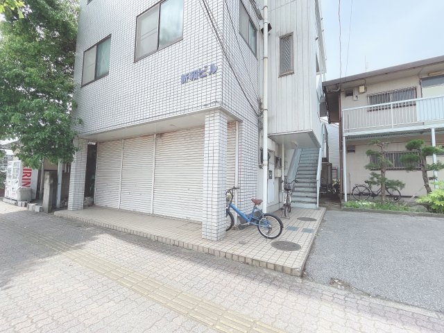 【エントランス】 | サンハイツ新和 | 落ち着いたエントランスです