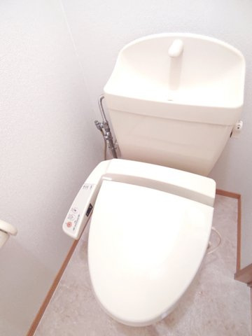 岸和田市春木旭町のハイツのトイレ|コンパクトで使いやすいトイレです