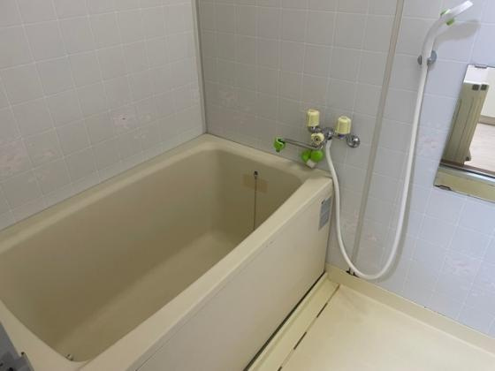 トークストリートアソガワの浴室|コンパクトで使いやすいお風呂です
