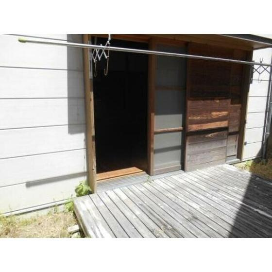 森川戸建のバルコニー|バルコニーからの眺めを楽しみながら食事をしませんか
