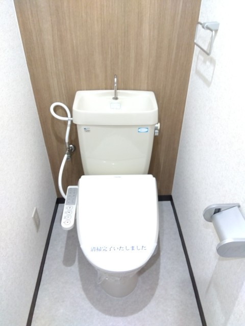 ヴィラセントラルパークのトイレ|ゆったりとした空間のトイレです