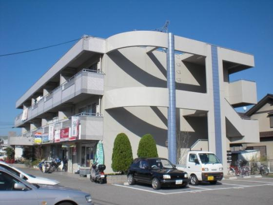 ベルフォーレ日根野の駐車場|駐車場があるので、車を買う予定の方も安心です