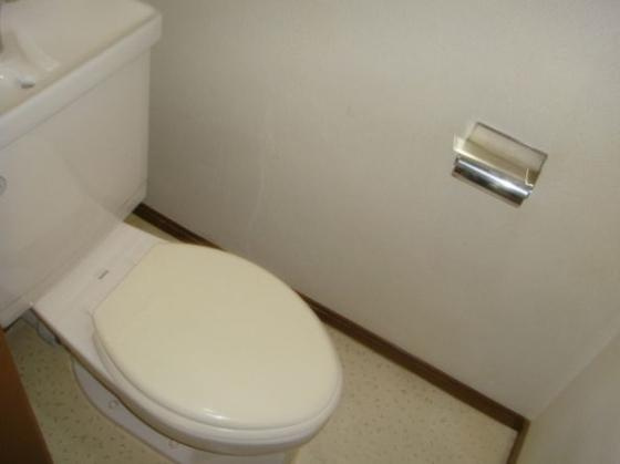 ベルフォーレ日根野のトイレ|ゆったりとした空間のトイレです
