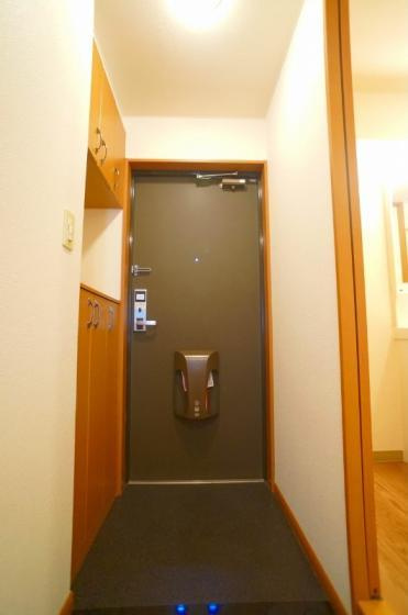 コンフォール山法師の玄関|明るい玄関です