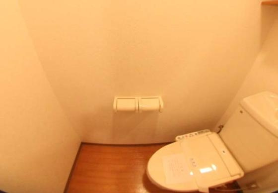 ロッソスクーデリアのトイレ|ゆったりとした空間のトイレです