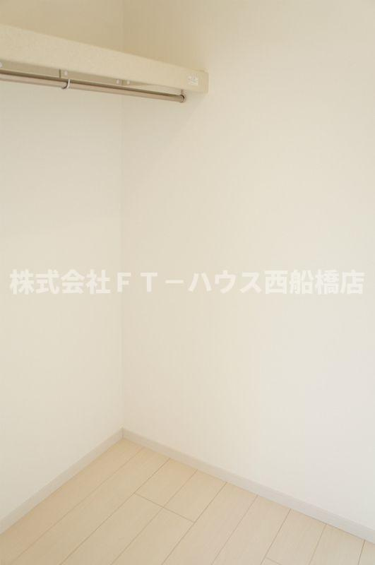 リブリ・ニソルの設備
