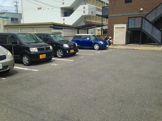 アンプルール茶谷の駐車場|駐車場があります