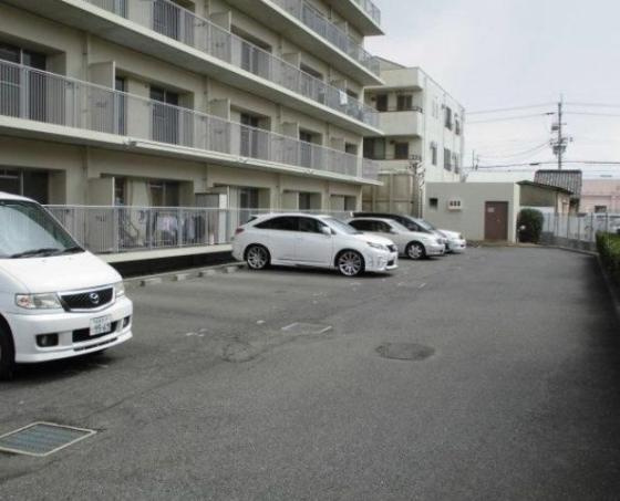 プリムローズ岸和田の駐車場|駐車場です