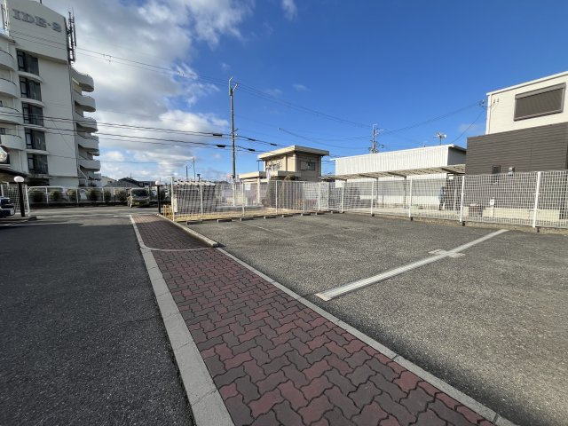 アヴニールＨＩＫＯの駐車場
