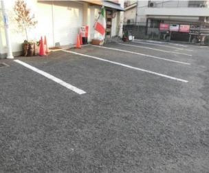 メゾン山本の駐車場