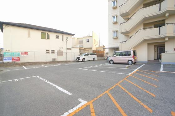 ラフォーレ東貝の駐車場