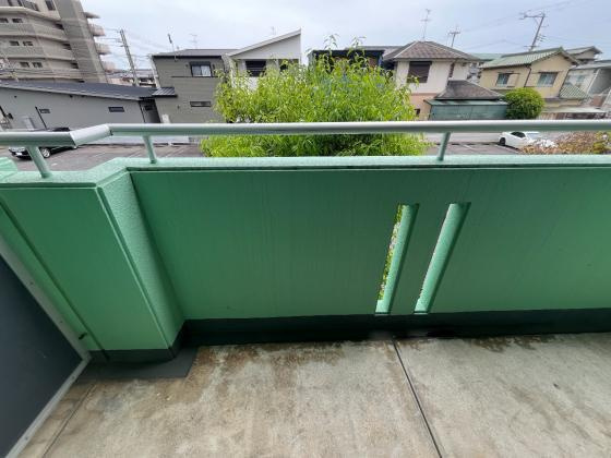 ドエル岸和田のバルコニー|外からの目が気にならないバルコニーで洗濯物が干せます